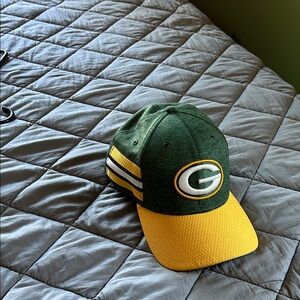 Like new New Era Green and Yellow Cap